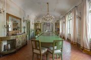 dining room in villa bibbiani