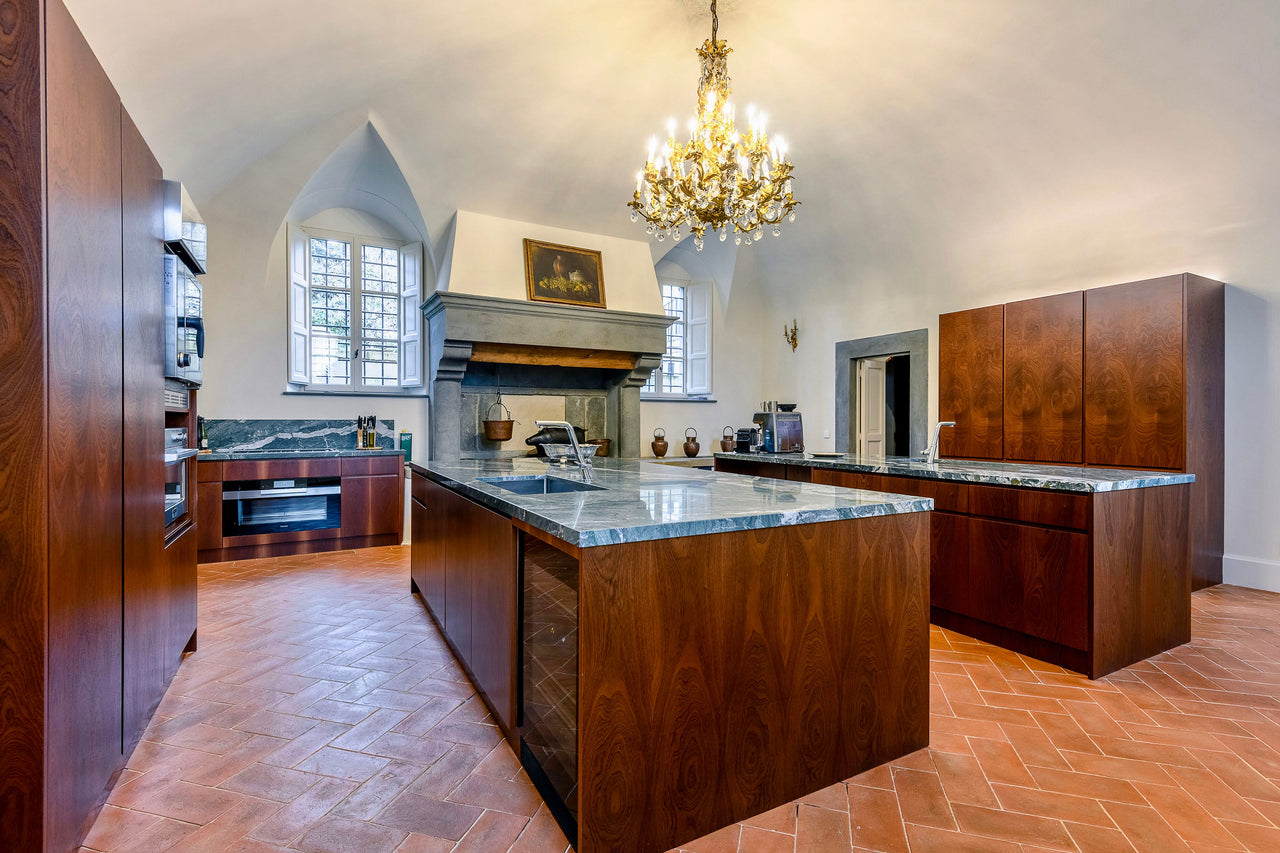 villa bibbiani professional kitchen with marbles